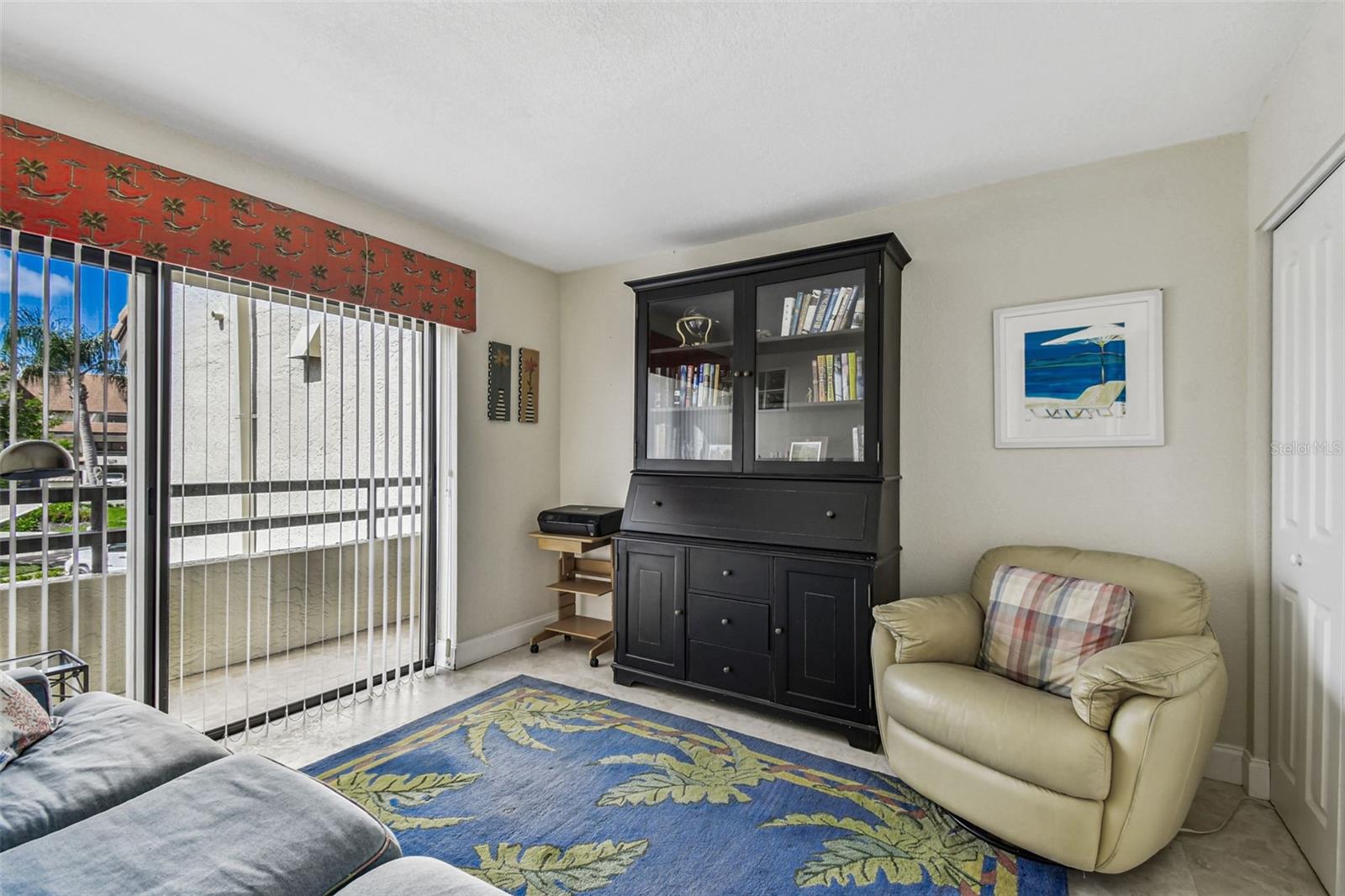 Image 17 of 49 For 127 1st Street E 103