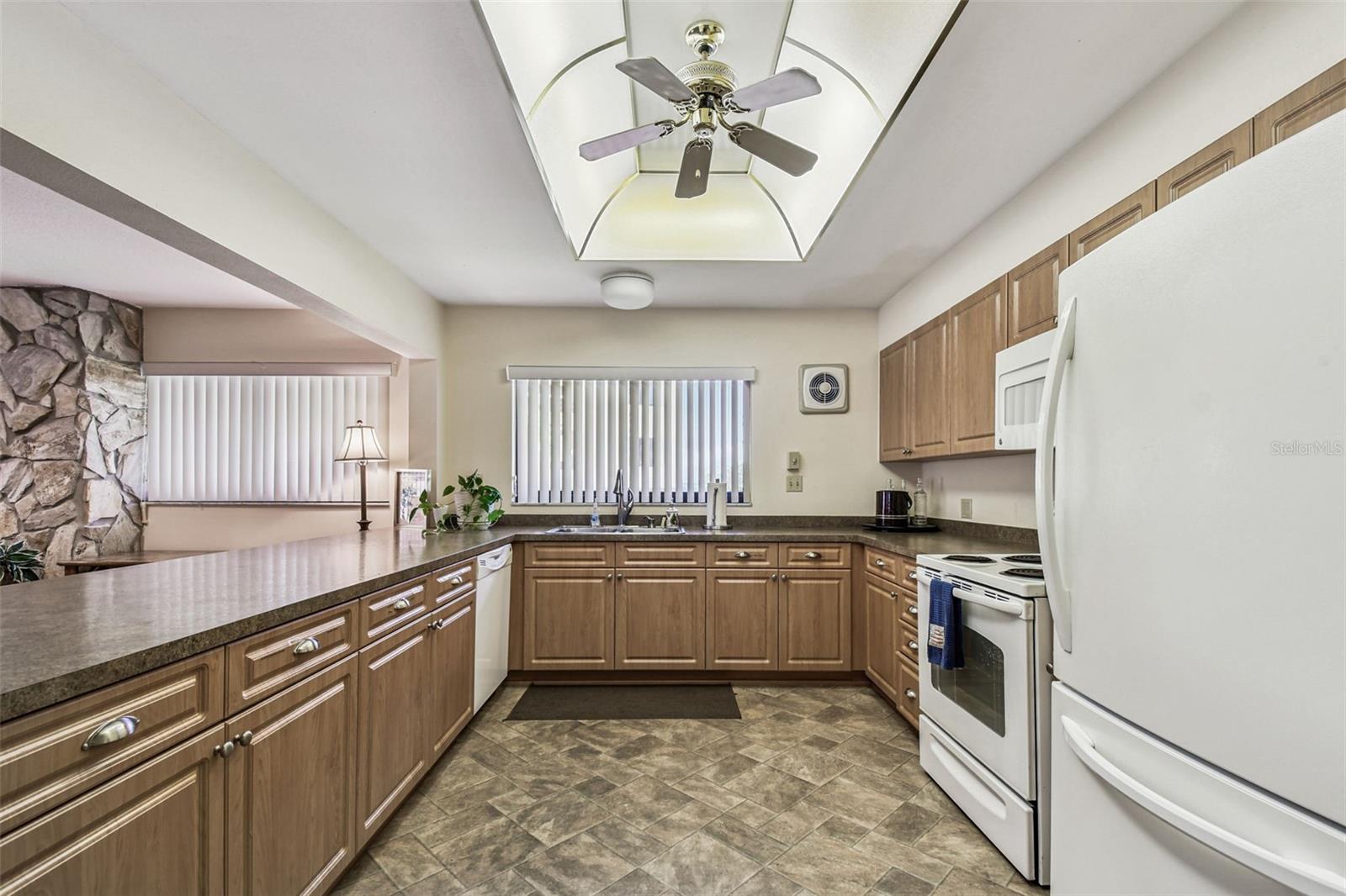 Image 32 of 49 For 127 1st Street E 103