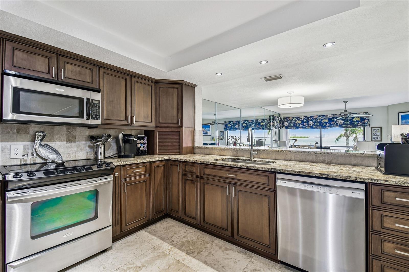Image 5 of 49 For 127 1st Street E 103