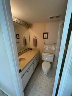 Image 9 of 11 For 2700 Cove Cay Drive 1-3e