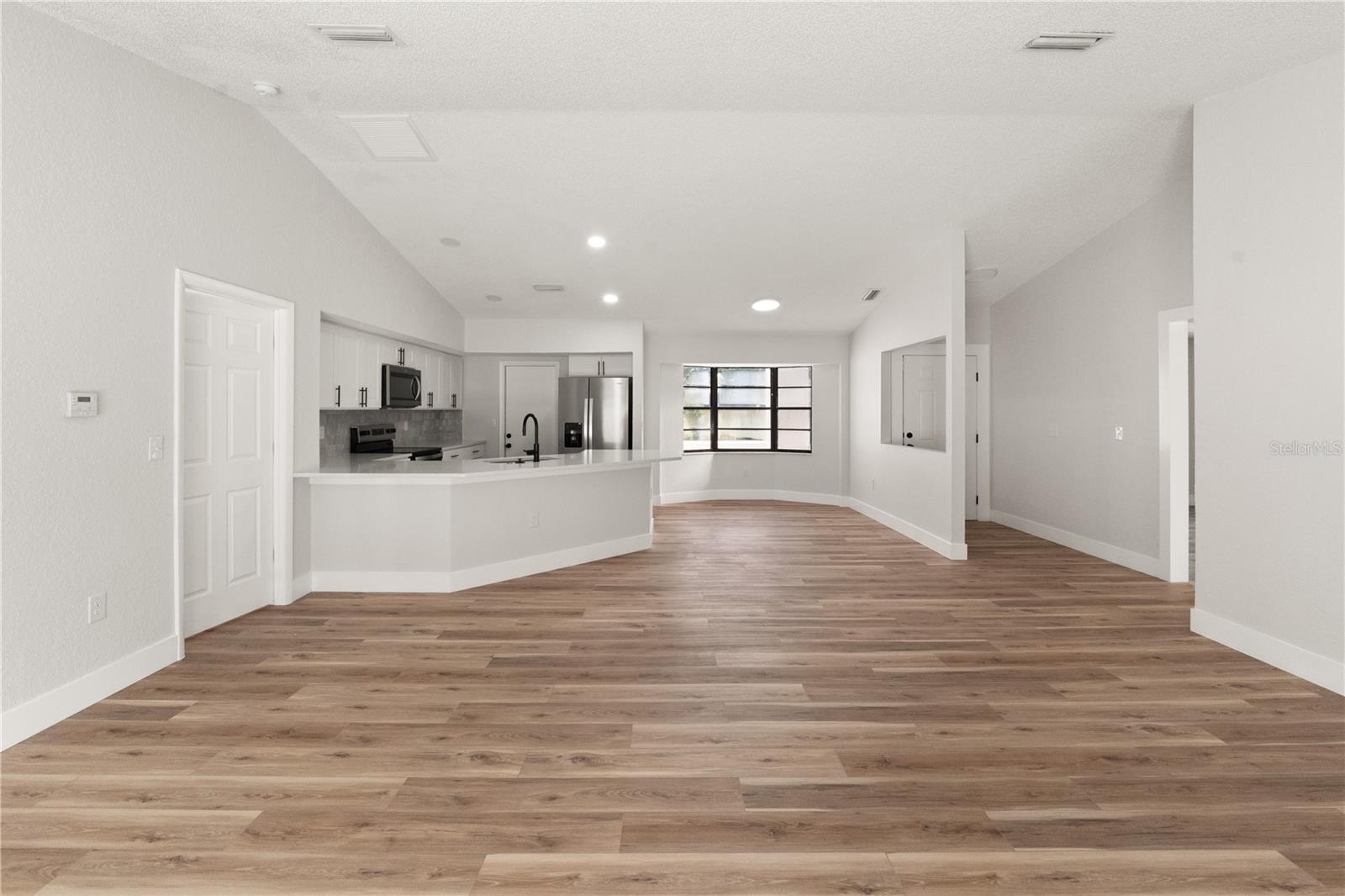 Image 4 of 13 For 6806 Ventura Drive