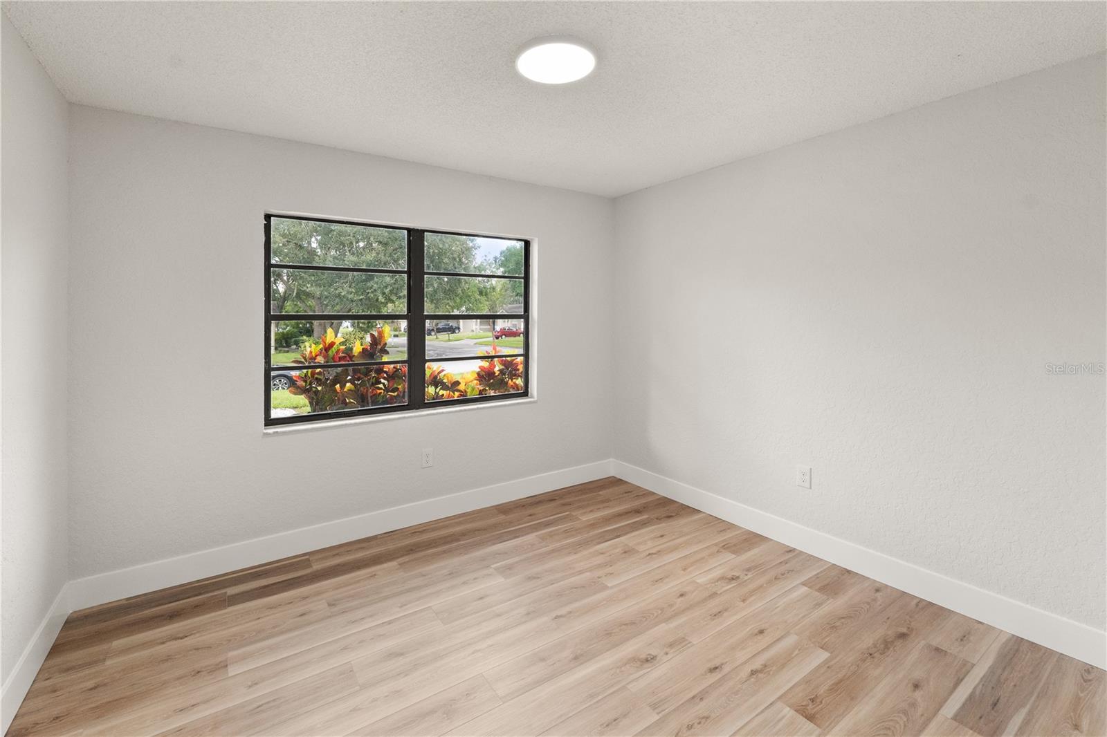 Image 8 of 13 For 6806 Ventura Drive