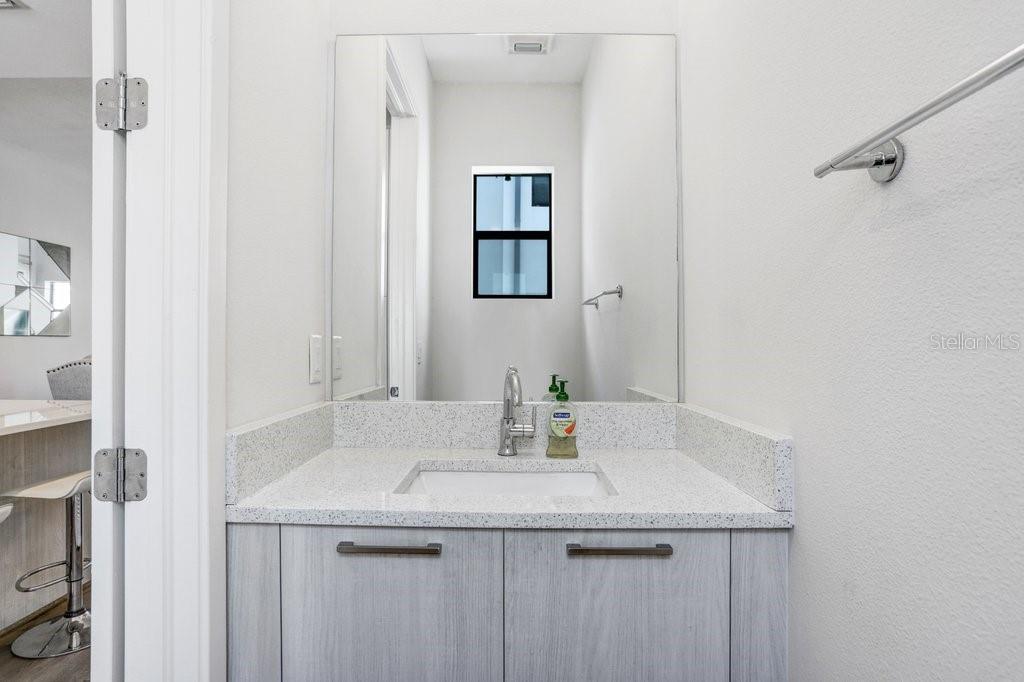 Image 13 of 25 For 2511 Grady Avenue 85