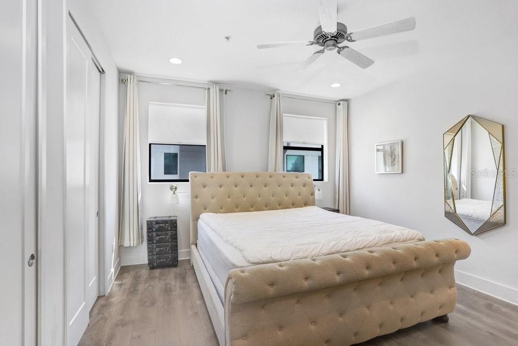 Image 14 of 25 For 2511 Grady Avenue 85