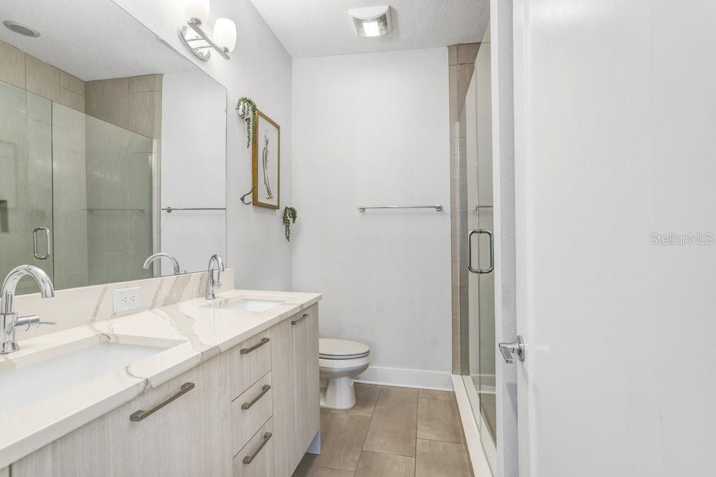 Image 16 of 25 For 2511 Grady Avenue 85