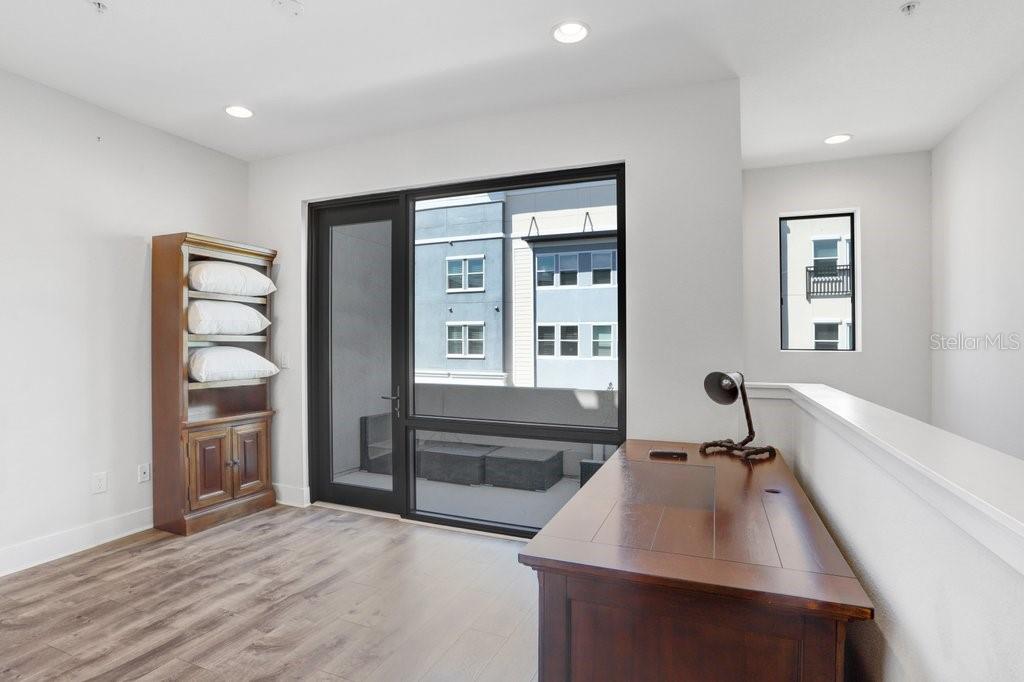 Image 18 of 25 For 2511 Grady Avenue 85