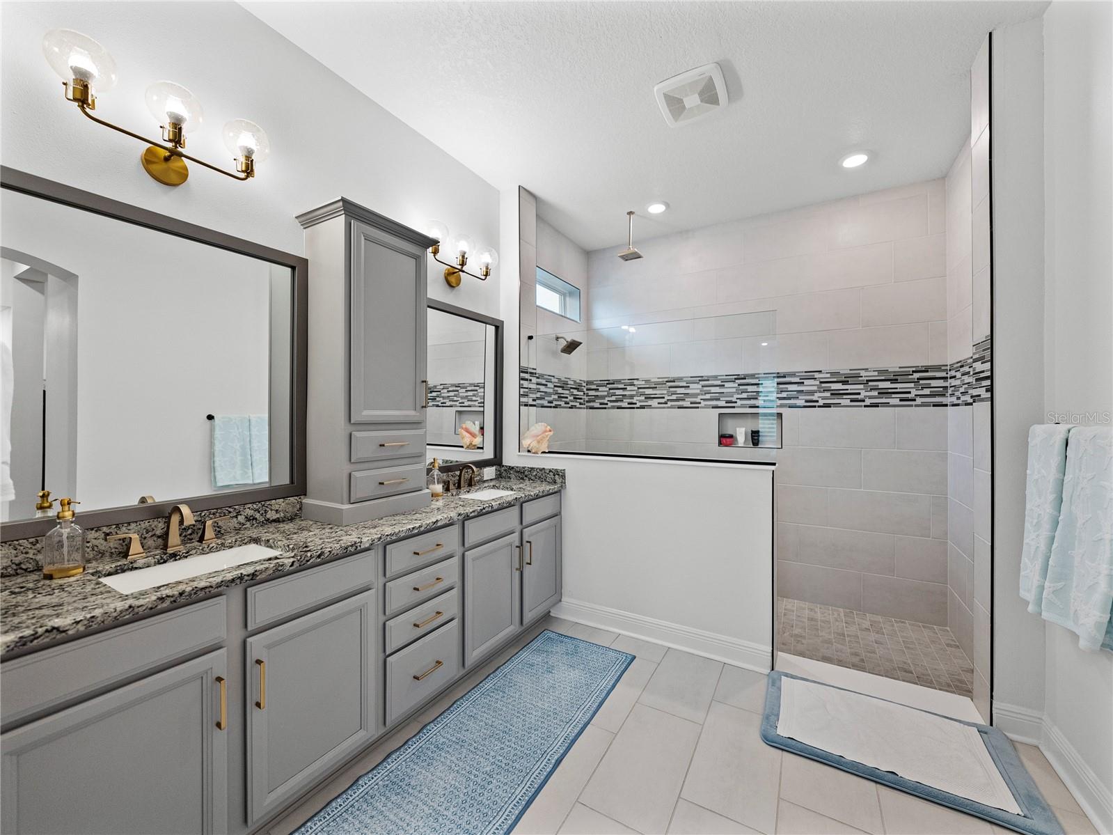 Image 48 of 93 For 7109 Estero Court