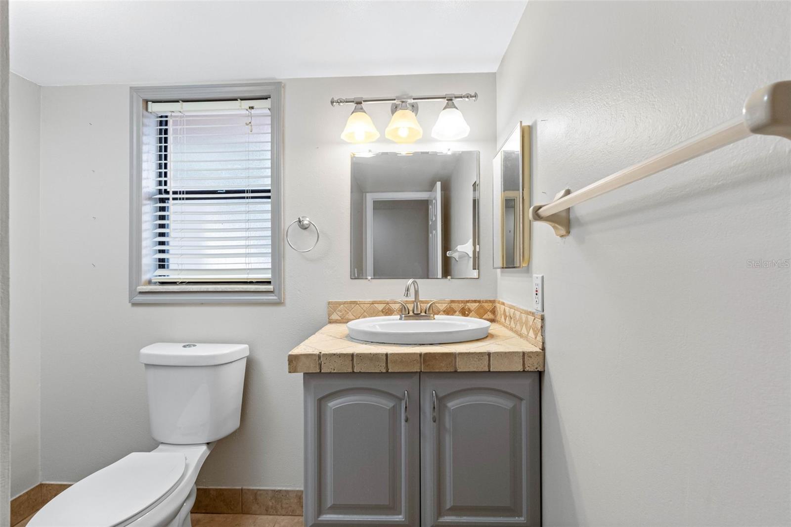 Image 17 of 31 For 10226 Seminole Island Drive