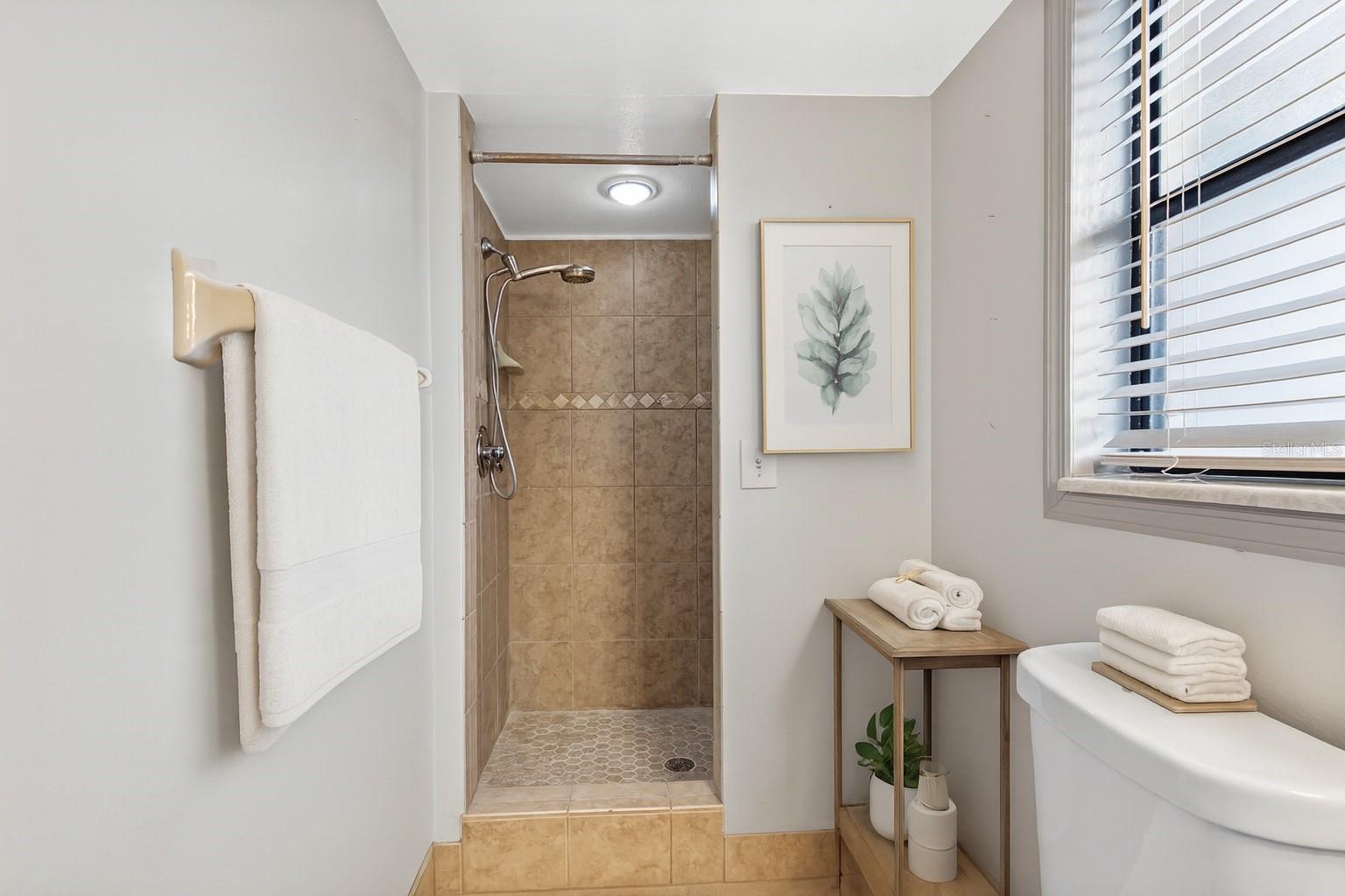Image 18 of 31 For 10226 Seminole Island Drive