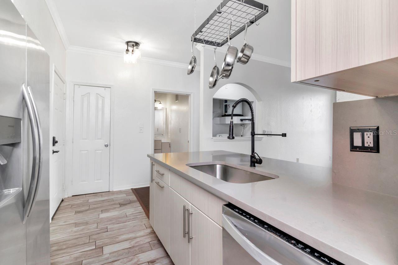 Image 5 of 47 For 5000 Culbreath Key Way 9-121