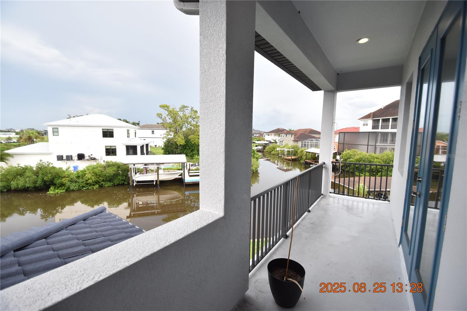 Image 72 of 100 For 6529 Manila Palm Way