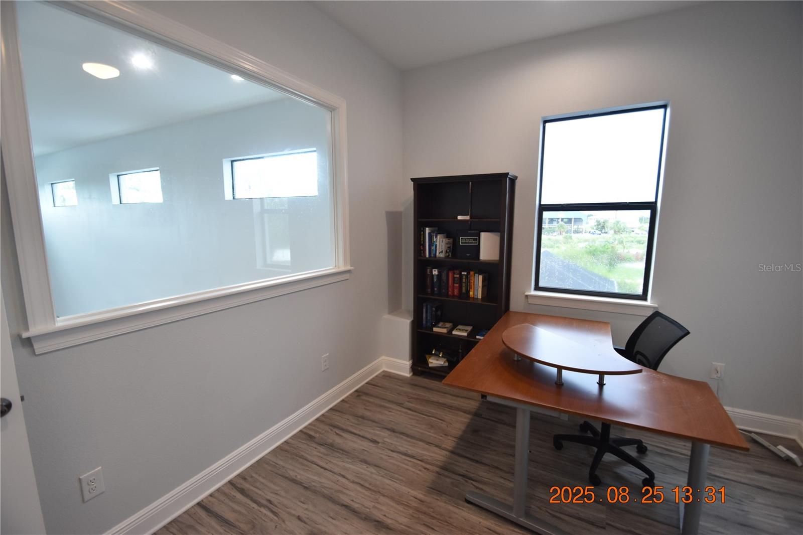 Image 83 of 100 For 6529 Manila Palm Way