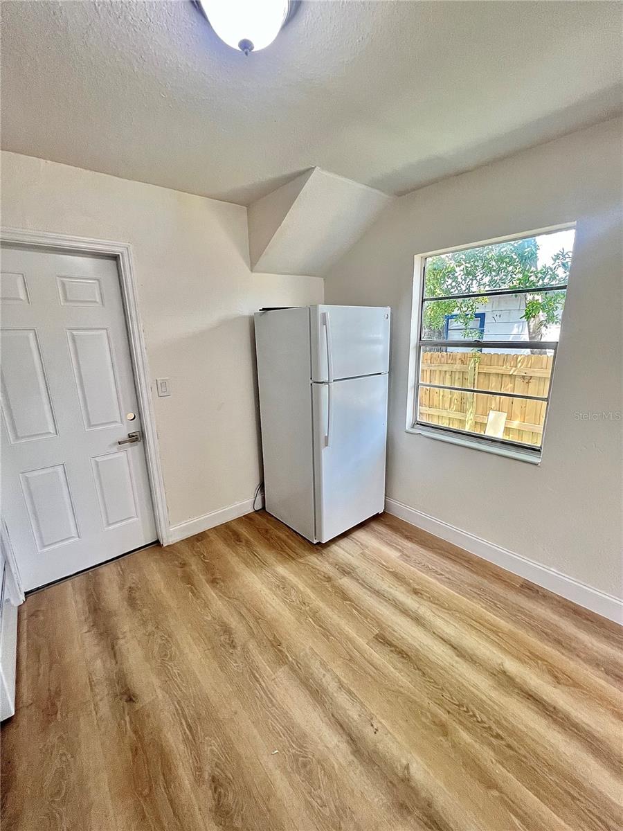 Image 10 of 19 For 3827 18th Avenue S