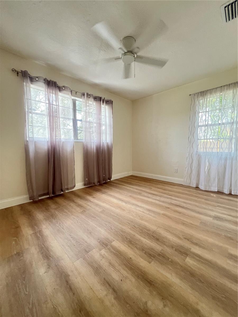 Image 13 of 19 For 3827 18th Avenue S