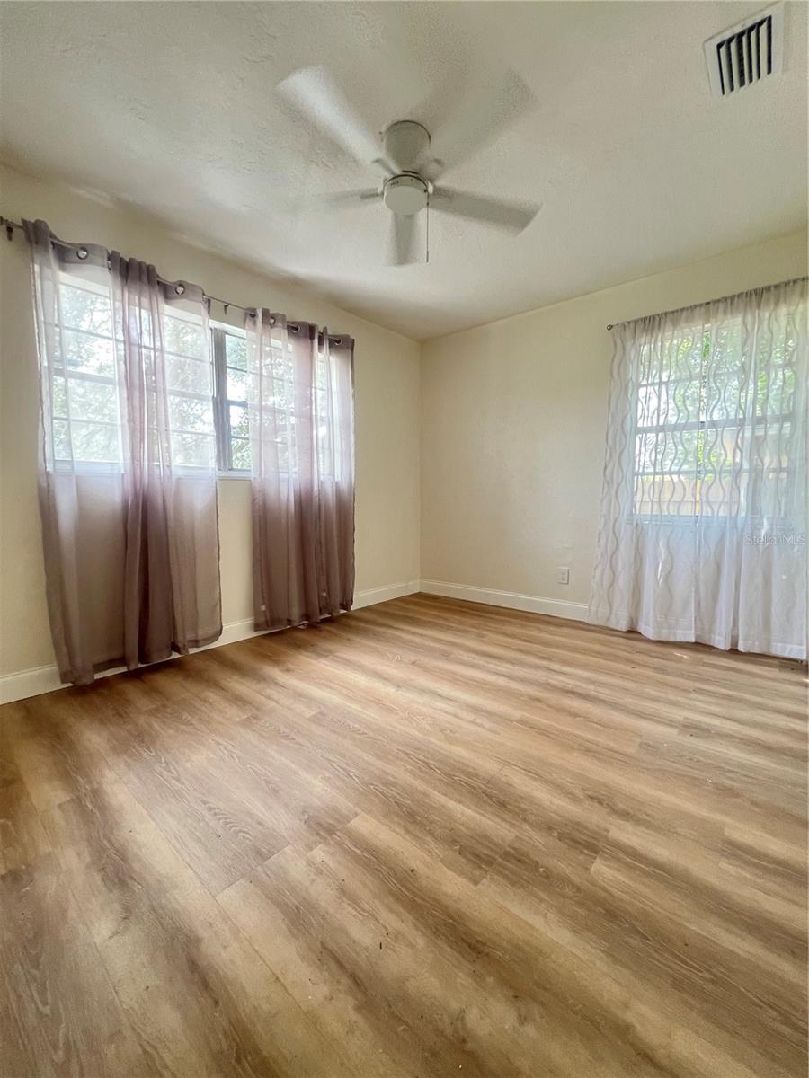 Image 14 of 19 For 3827 18th Avenue S