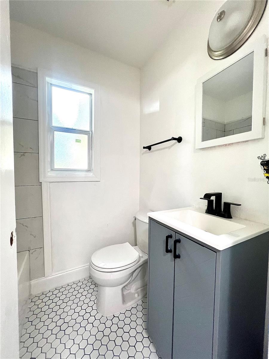 Image 16 of 19 For 3827 18th Avenue S