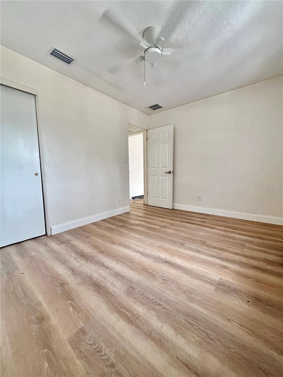 Image 17 of 19 For 3827 18th Avenue S