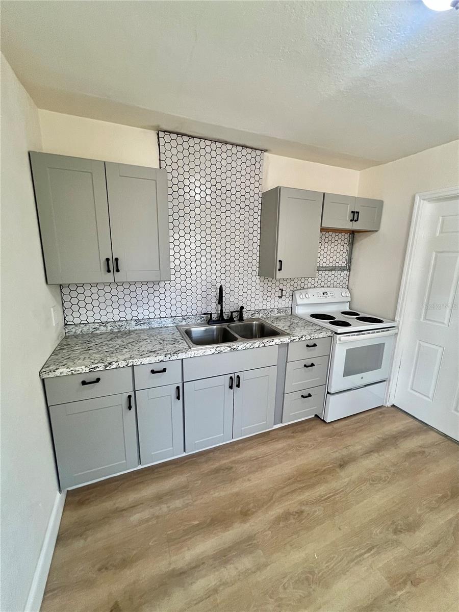 Image 6 of 19 For 3827 18th Avenue S