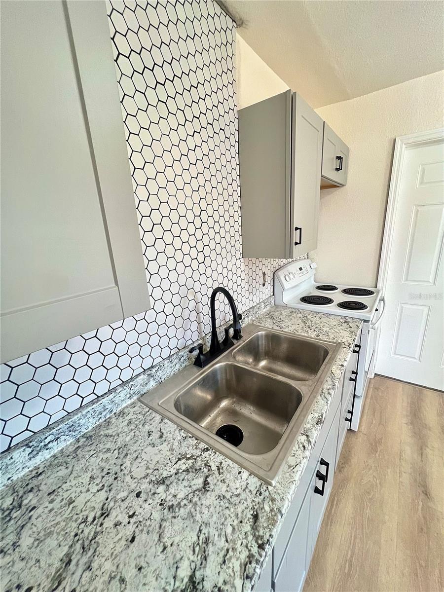 Image 7 of 19 For 3827 18th Avenue S
