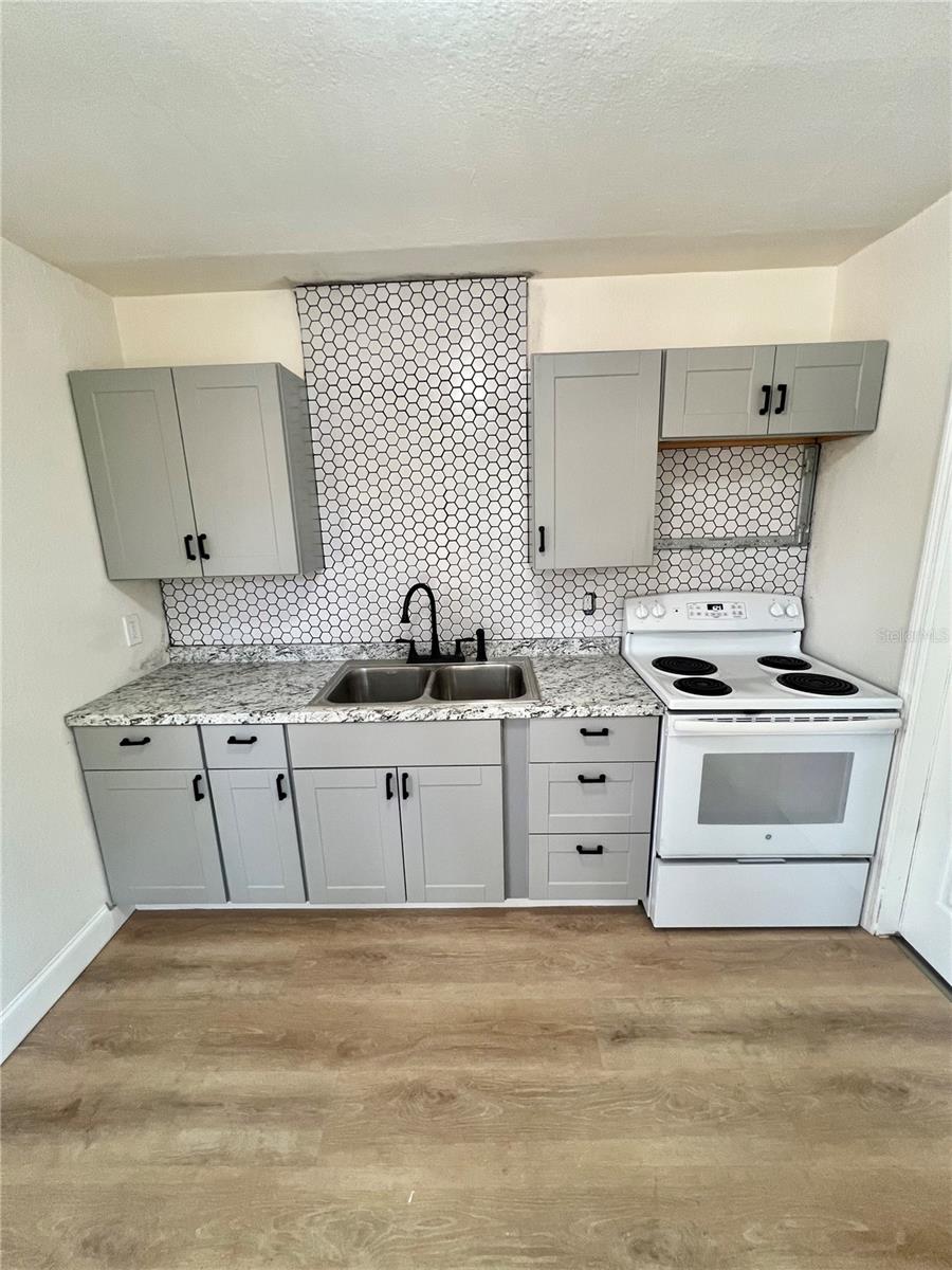 Image 8 of 19 For 3827 18th Avenue S