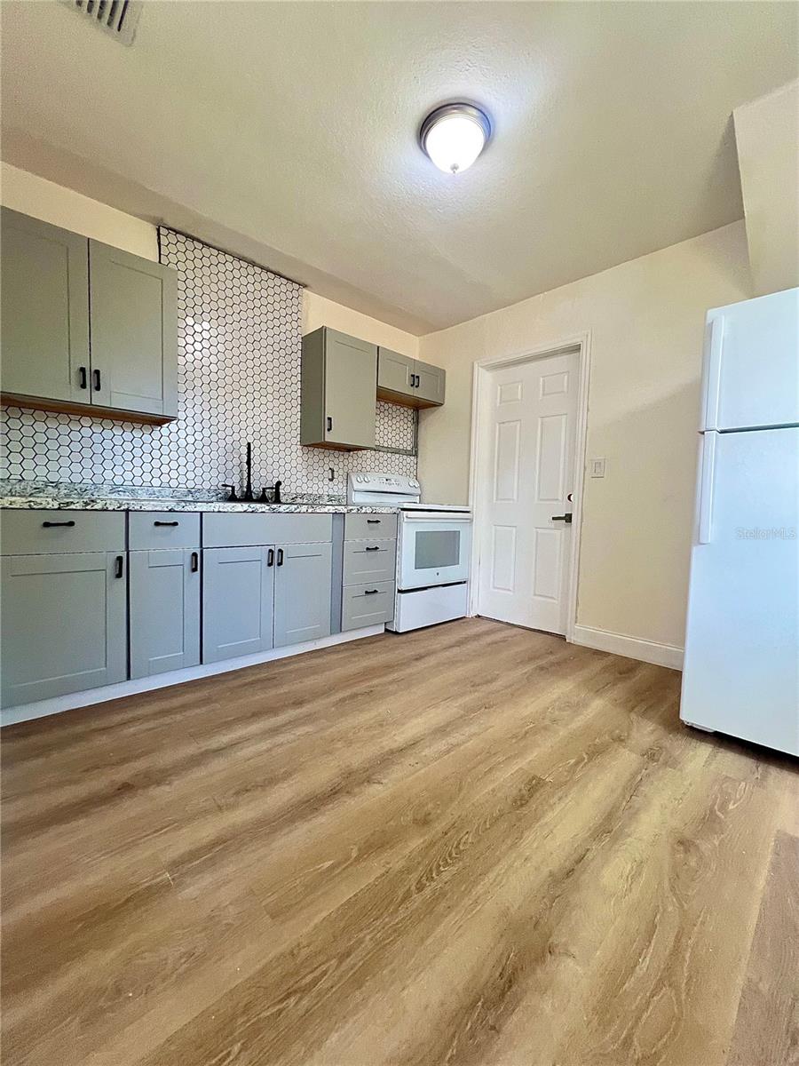 Image 9 of 19 For 3827 18th Avenue S