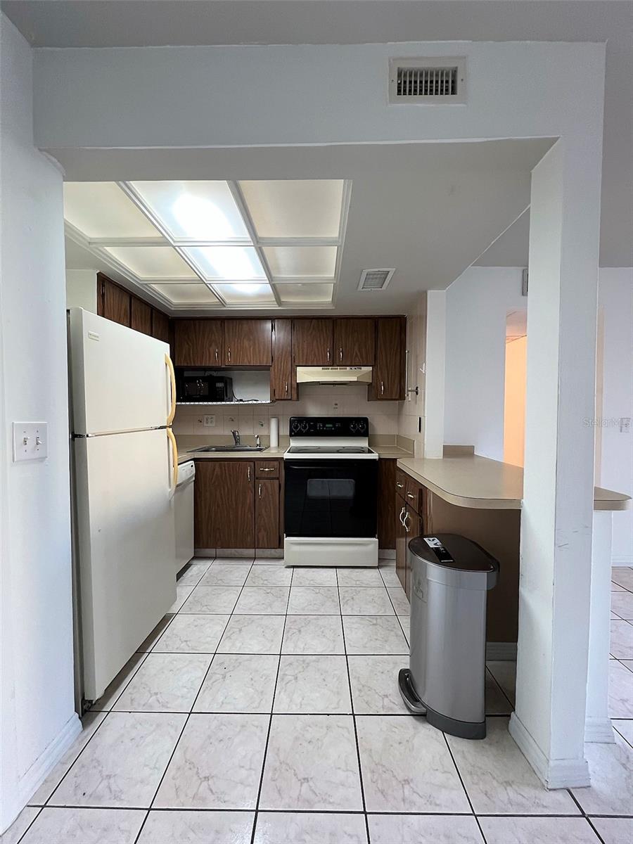 Image 5 of 18 For 8602 Champlain Court 91