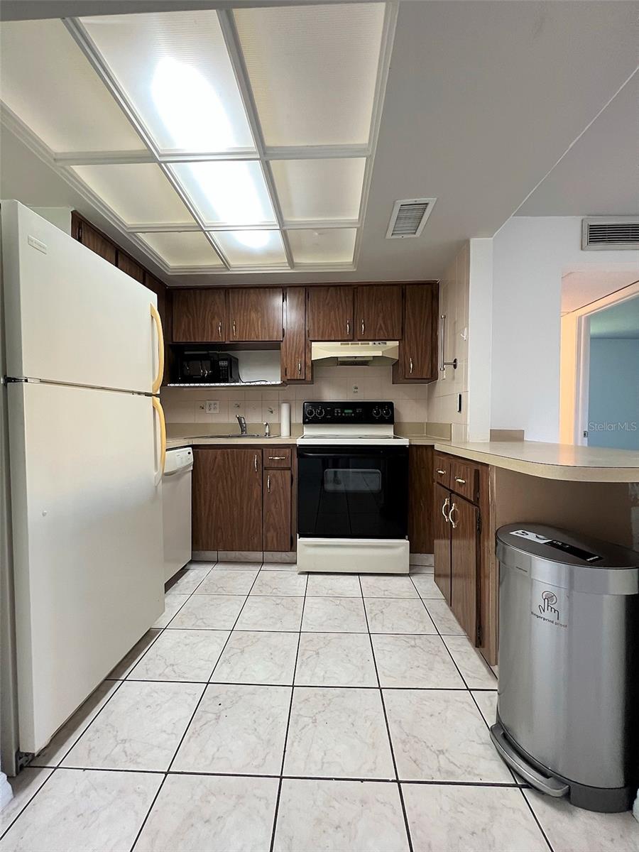 Image 6 of 18 For 8602 Champlain Court 91