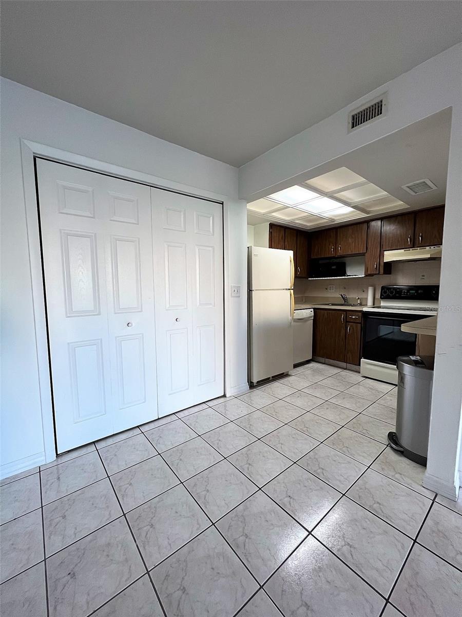 Image 7 of 18 For 8602 Champlain Court 91