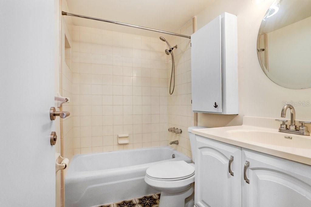 Image 11 of 14 For 4611 W Fig Street 208