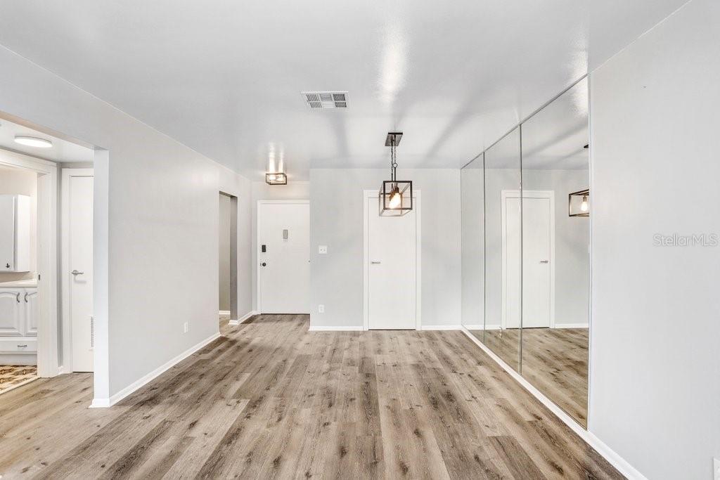 Image 4 of 14 For 4611 W Fig Street 208
