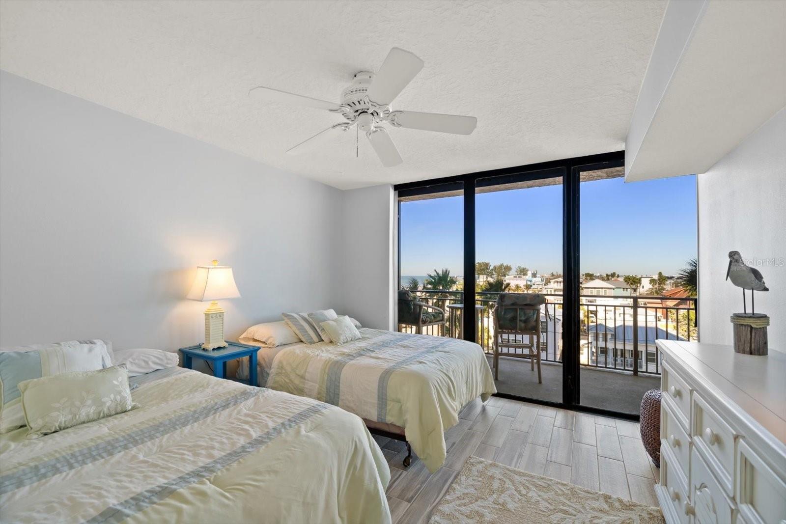 Image 20 of 47 For 7650 Bayshore Drive 406