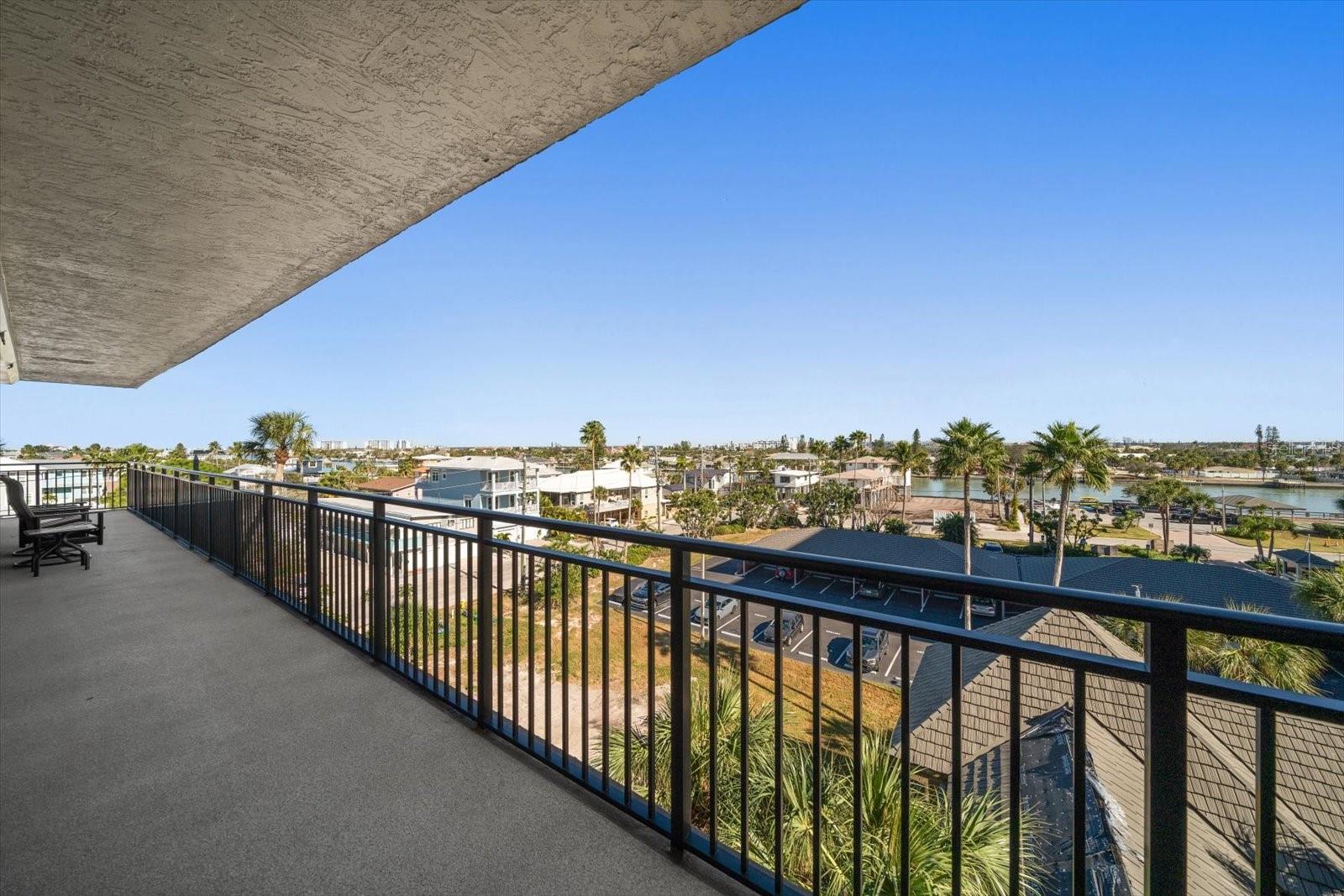 Image 26 of 47 For 7650 Bayshore Drive 406