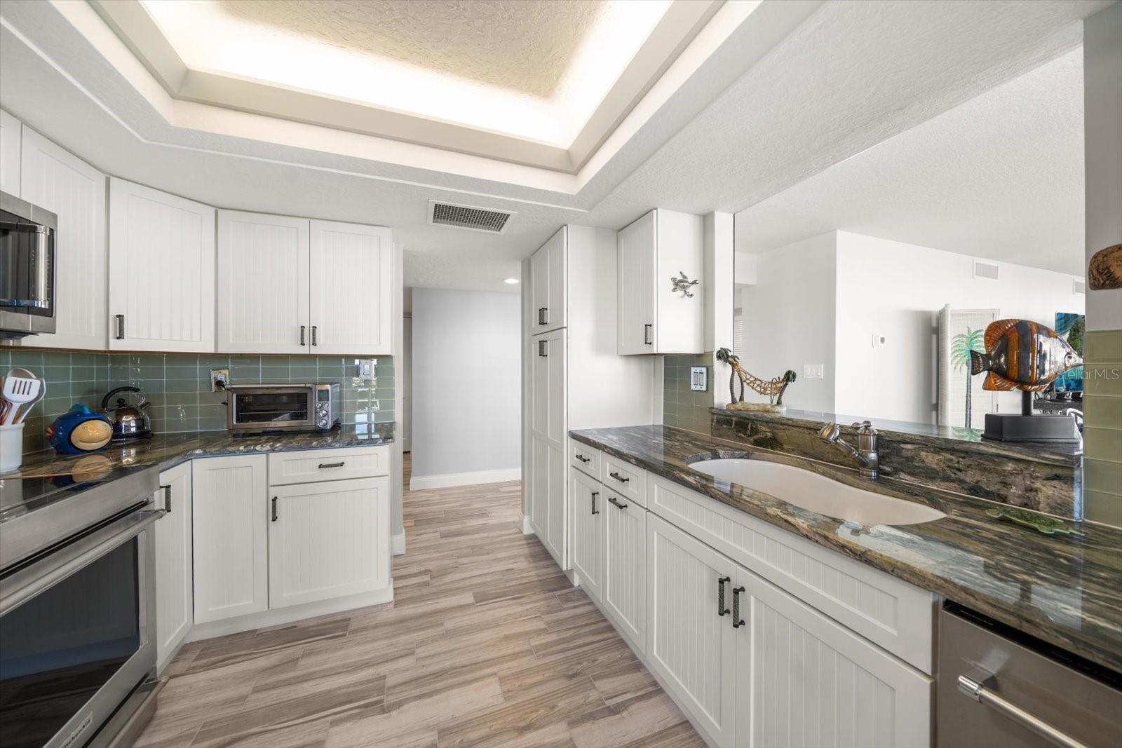 Image 32 of 47 For 7650 Bayshore Drive 406