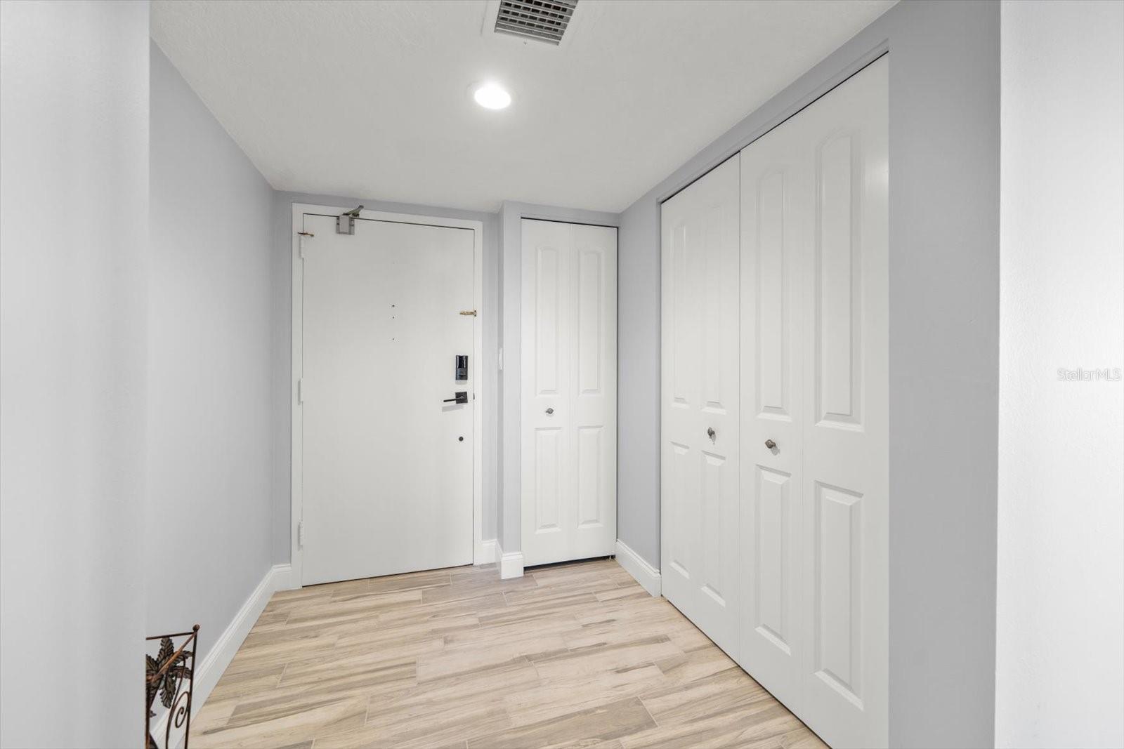 Image 33 of 47 For 7650 Bayshore Drive 406