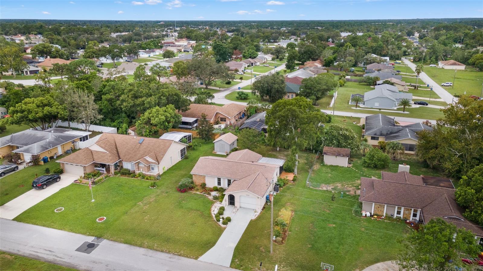 Listing photo id 0 for 4425 Quintara Street