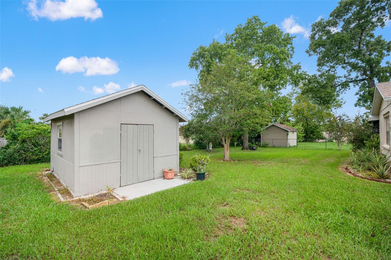 Listing photo id 21 for 4425 Quintara Street