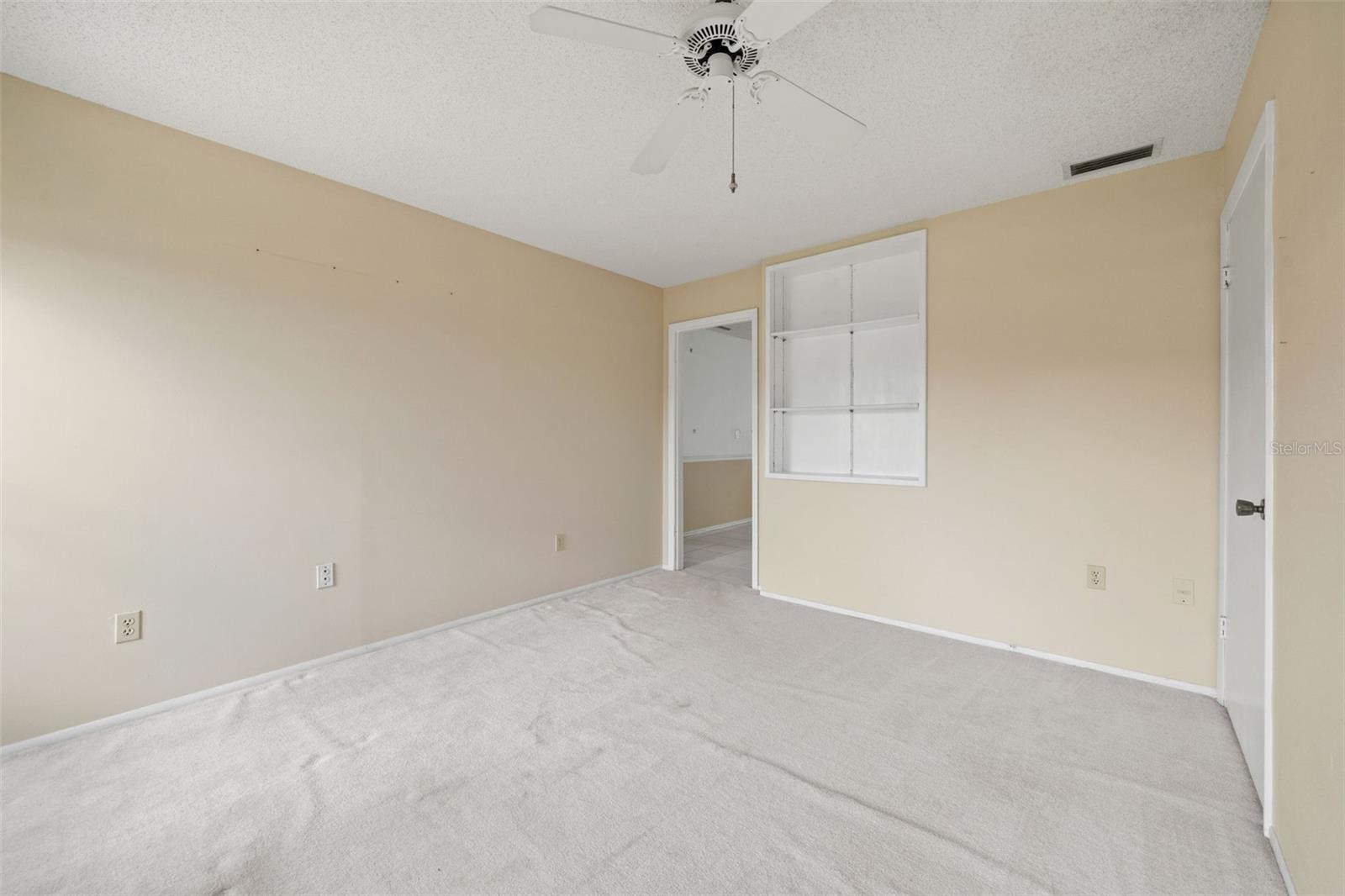 Listing photo id 2 for 4425 Quintara Street