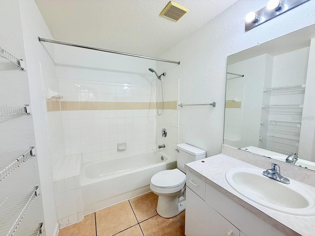 Image 19 of 30 For 17112 Carrington Park Drive 932