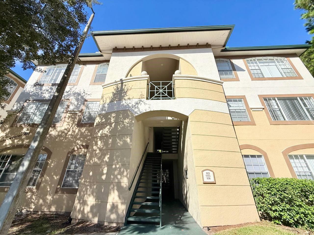 Image 2 of 30 For 17112 Carrington Park Drive 932