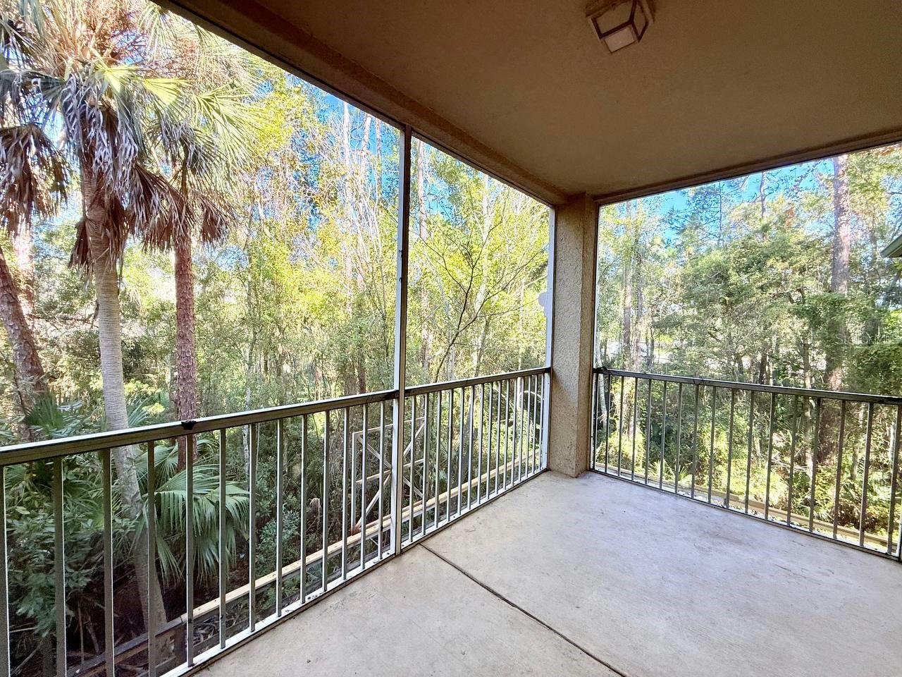 Image 26 of 30 For 17112 Carrington Park Drive 932
