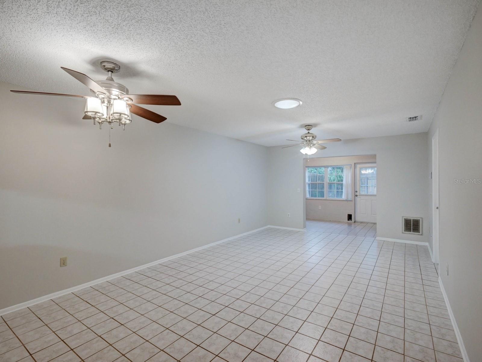 Image 3 of 19 For 1123 Thayer Street