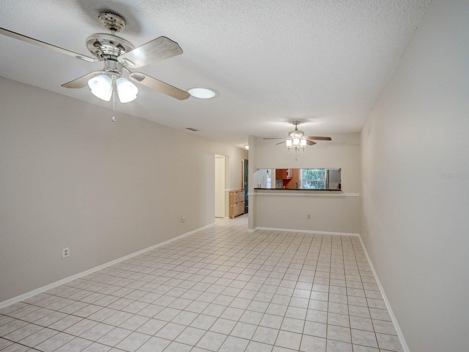 Image 4 of 19 For 1123 Thayer Street