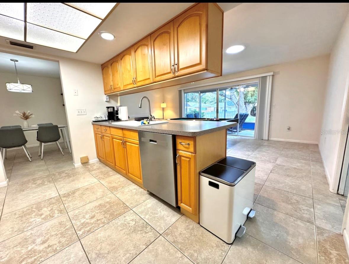 Image 10 of 40 For 1281 Maple Street Sw