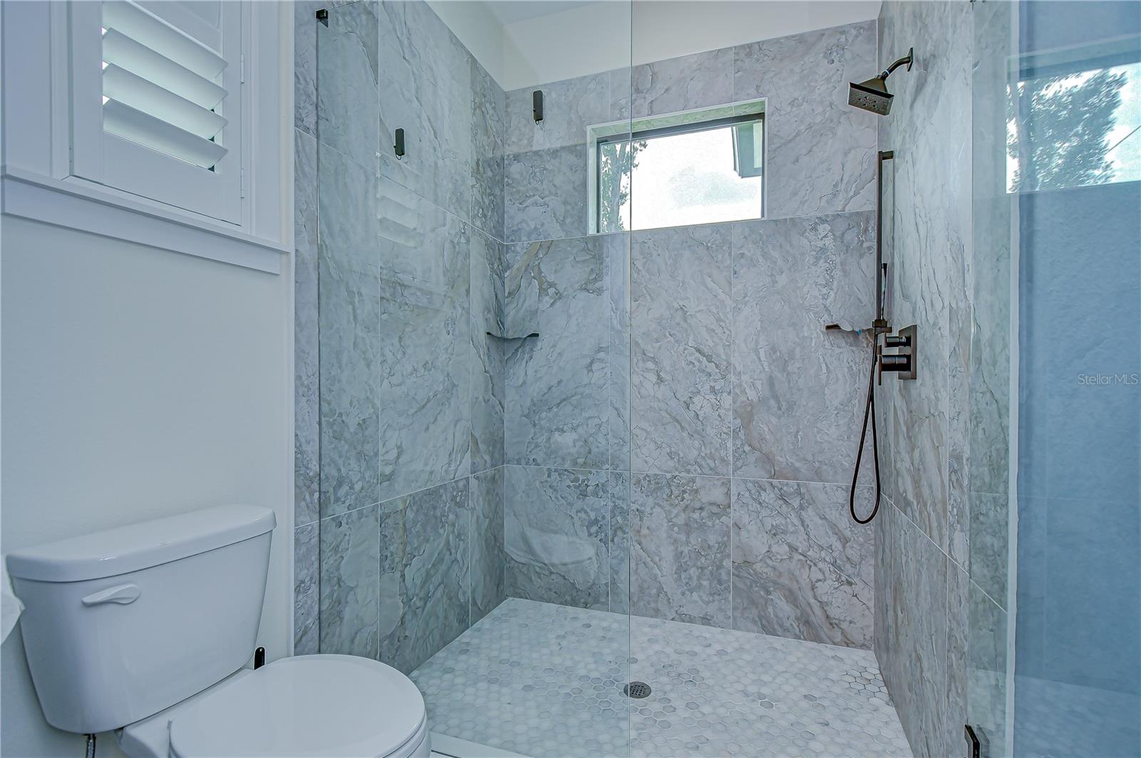 Image 23 of 41 For 4111 Boulevard