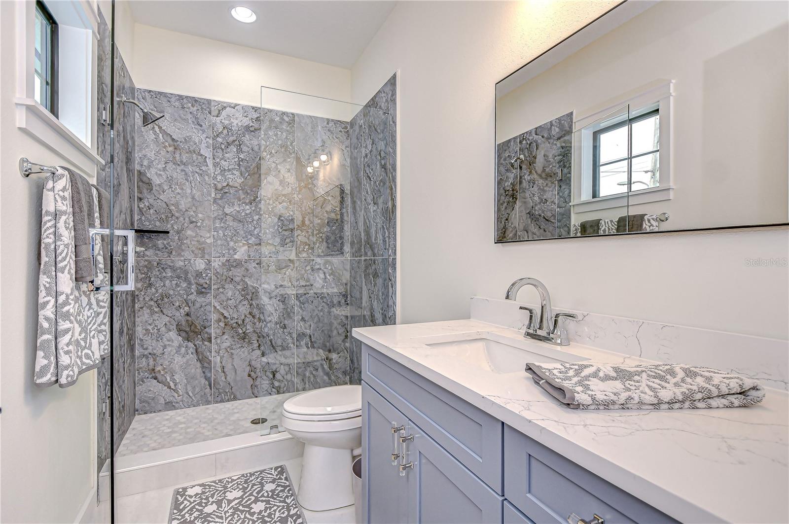 Image 33 of 41 For 4111 Boulevard