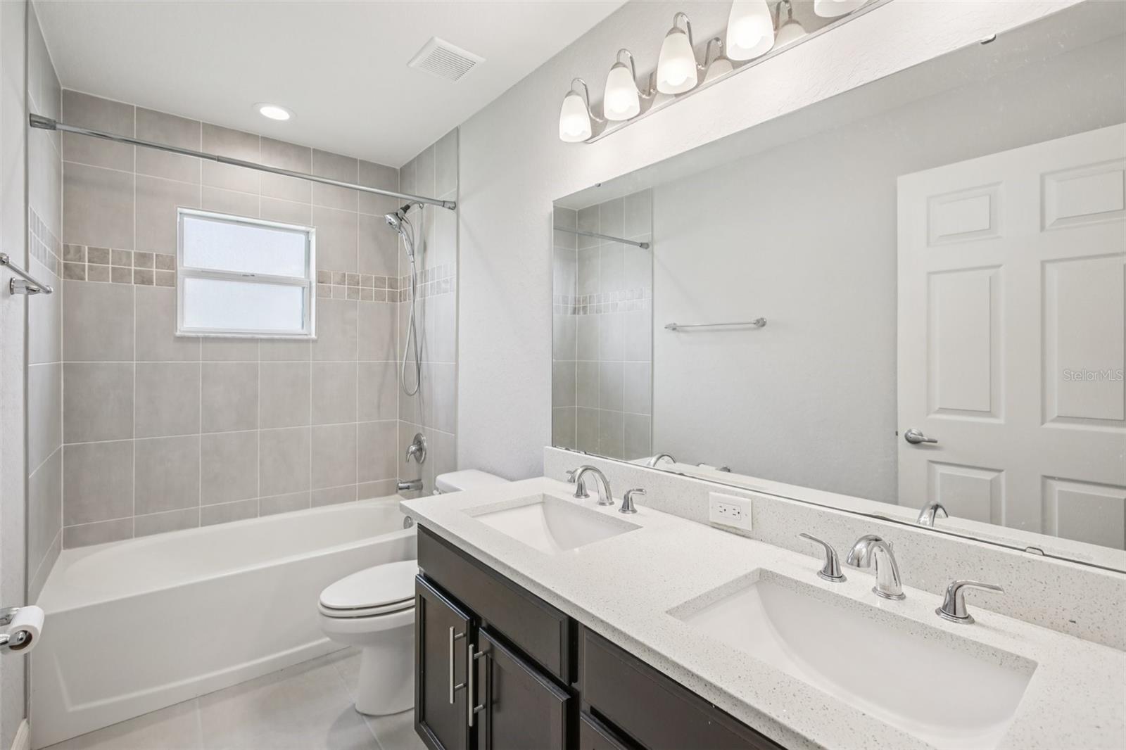 Image 21 of 29 For 4036 Shearwater Street