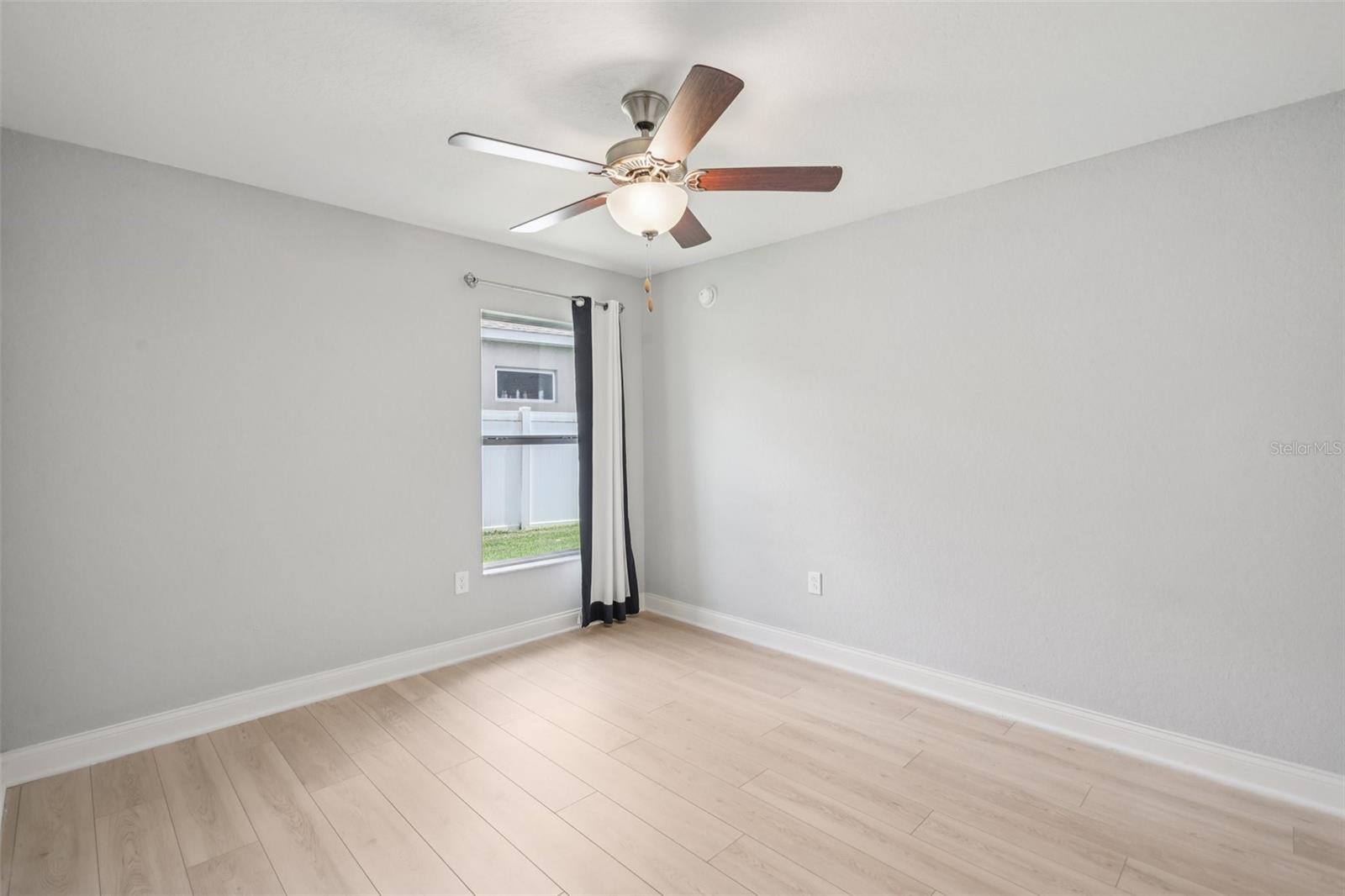 Image 23 of 29 For 4036 Shearwater Street