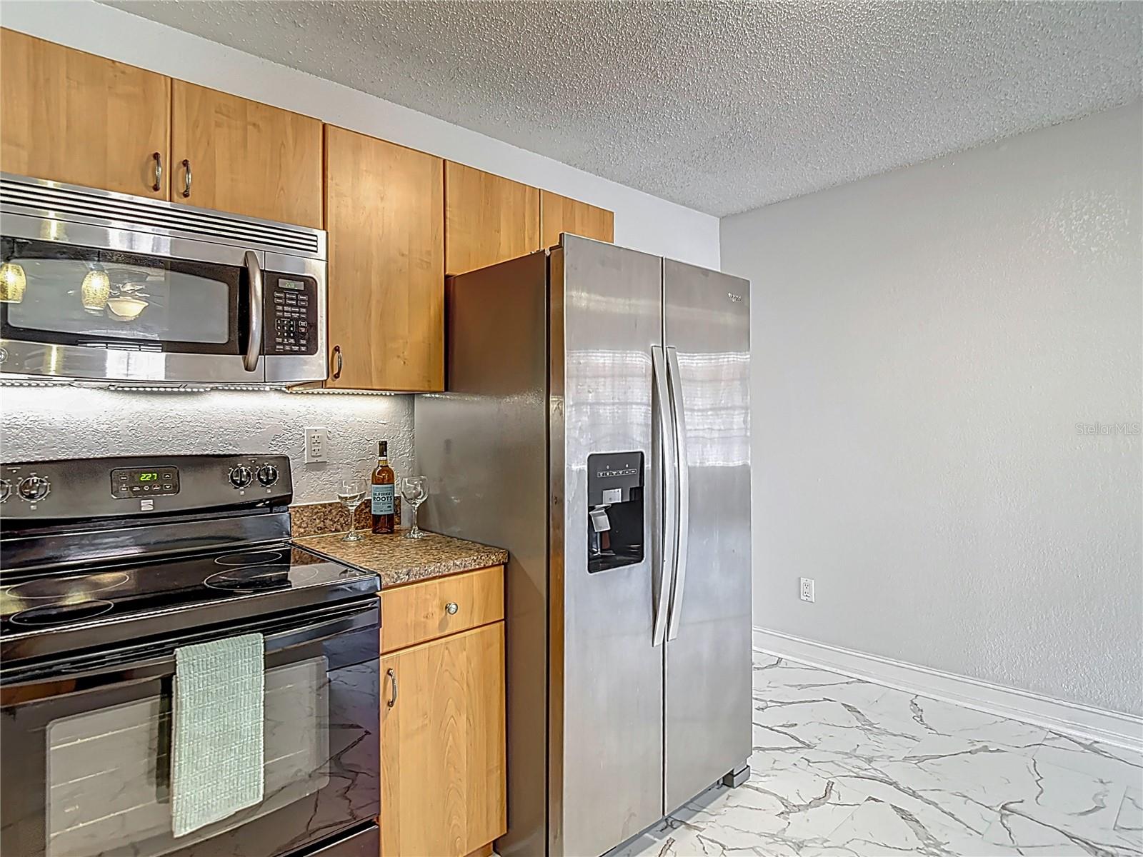 Image 8 of 27 For 21032 Voyager Blvd  8