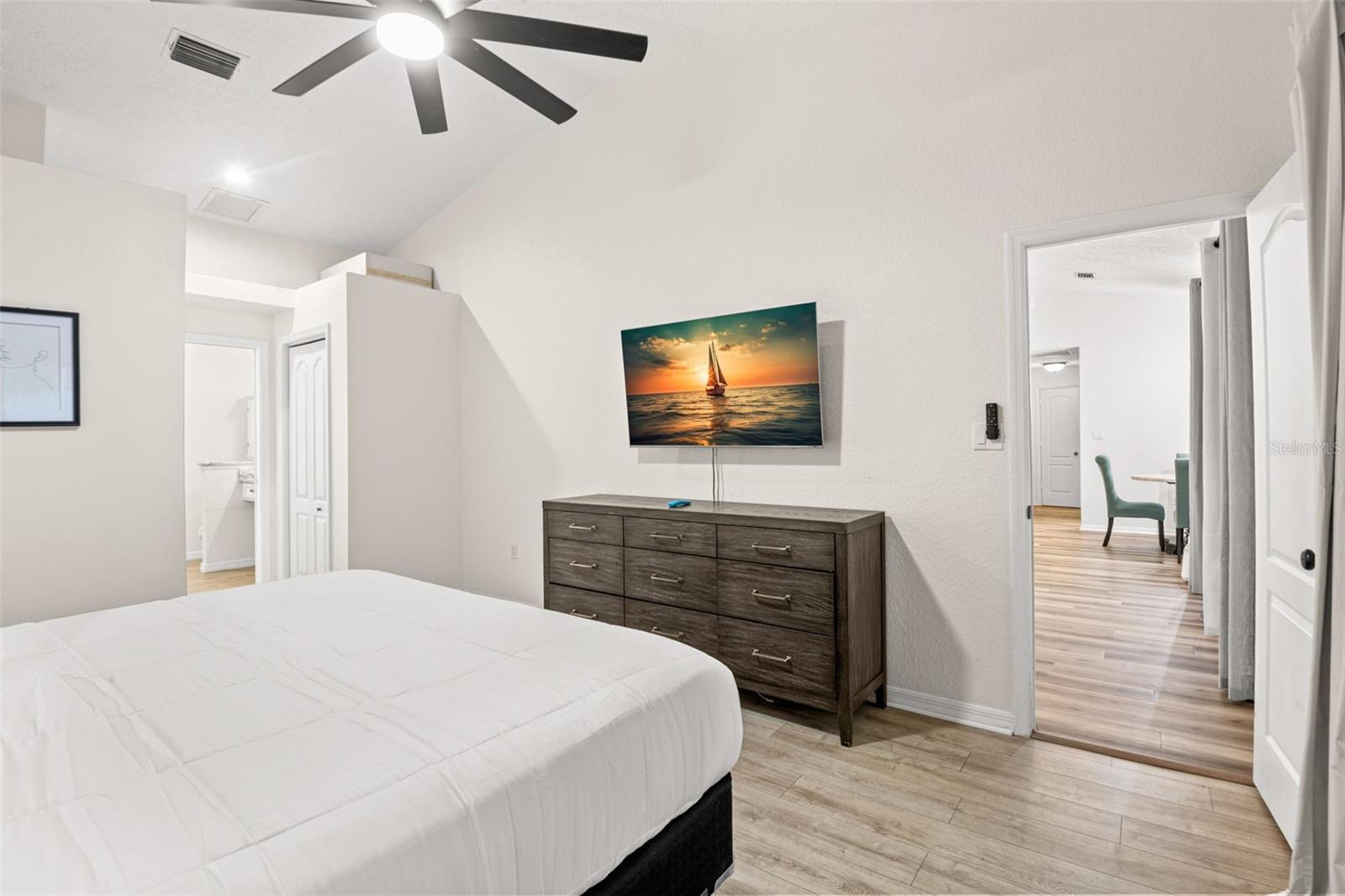 Image 17 of 45 For 721 Brittany Park Boulevard