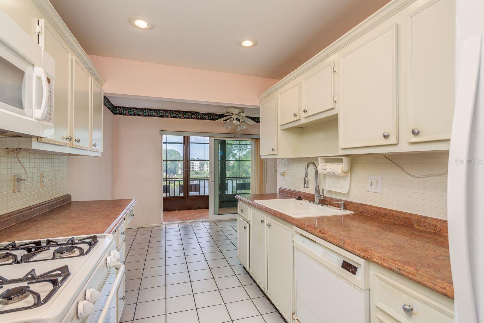 Image 17 of 59 For 7975 58th Avenue N 409